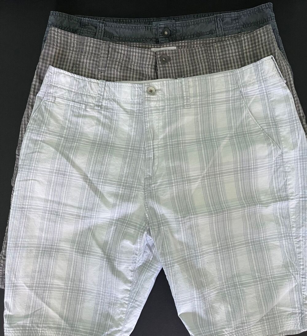 Bundle of 3 mens Calvin Klein shorts - size 38 - blue grey army green white